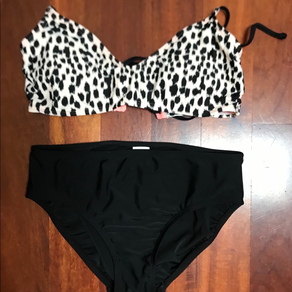 2/$12..New higher waisted Black swim bottoms..